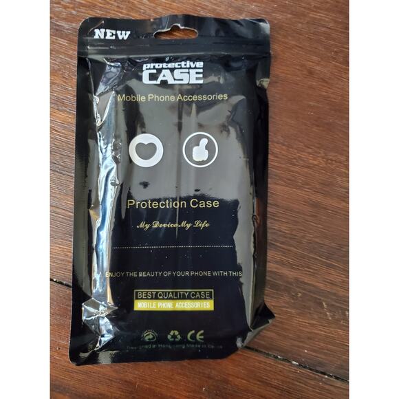 Protective Case Skull and Flowers Black & Clear iPhone SE4 Cell Phone Case NEW - Picture 3 of 3